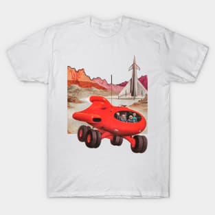 Red Spaceship Exploration Planet Rocket Astronauts Science Fiction Comic T-Shirt